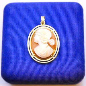 14K 585 Yellow Gold Vintage Hand Carved Shell Cameo Pendant Signed